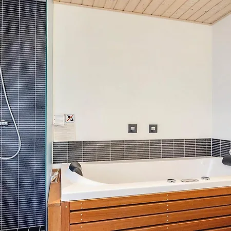 6 Person Holiday In Hj Rring Lønstrup